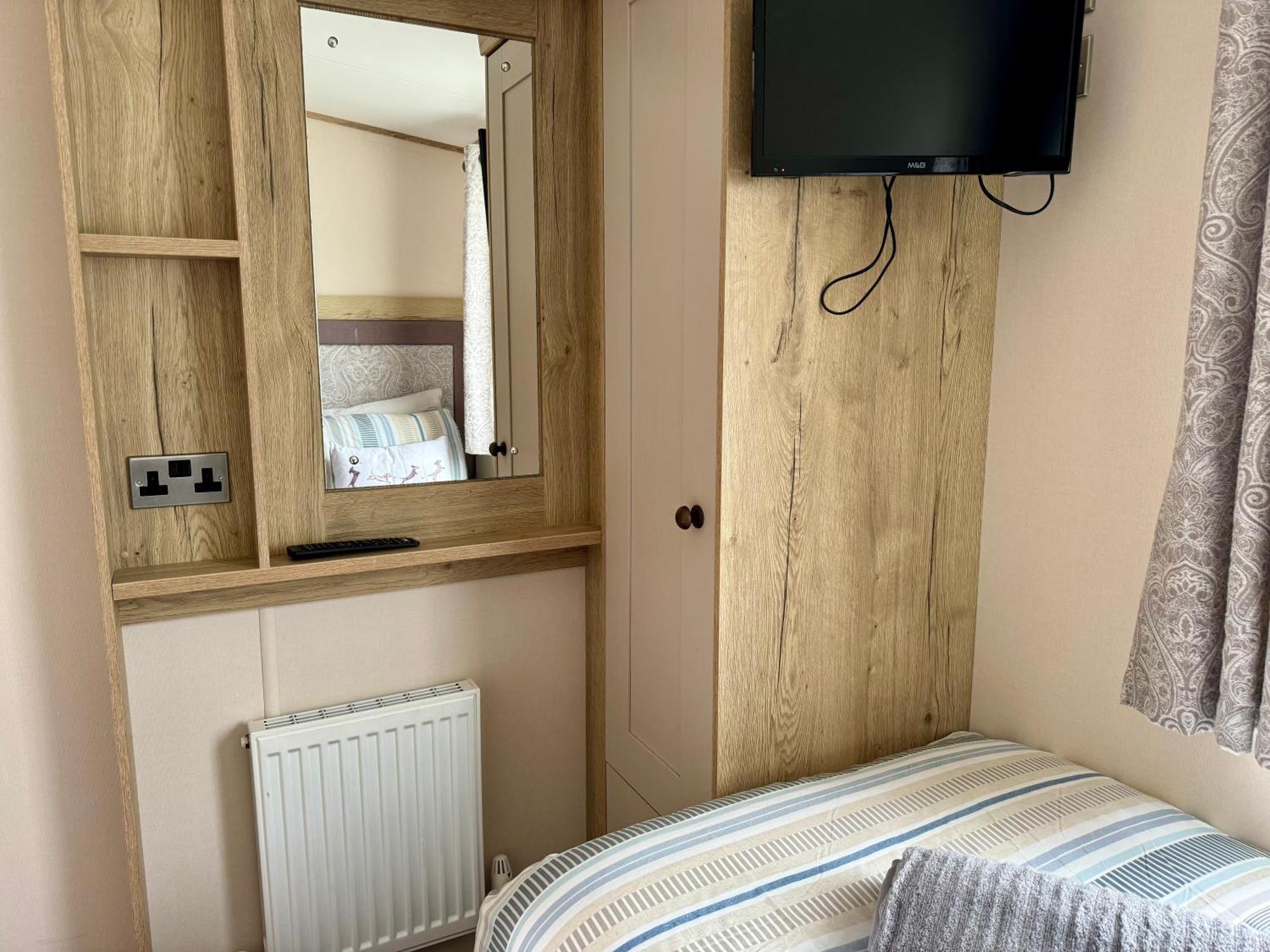 Paws Lodge, Hot Tub, Pet Friendly South Cerney Dış mekan fotoğraf